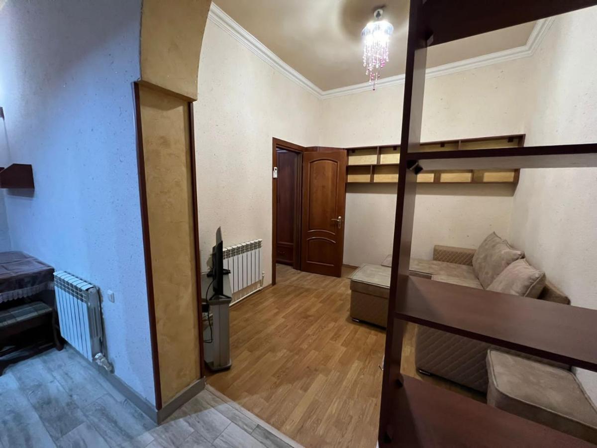 Comfy Apartment On Amiryan Street,Near Republic Squere Jerevan Buitenkant foto